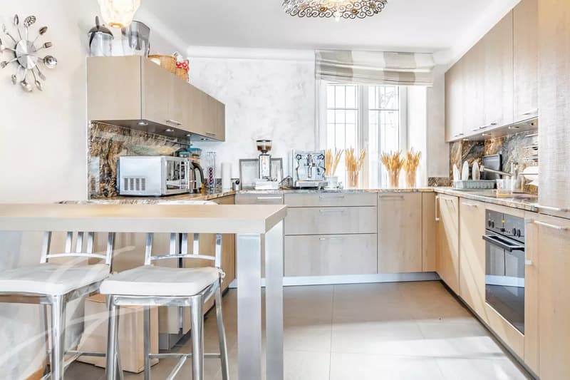 High-standard apartment in the heart of Montreux (5)