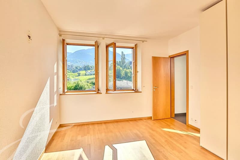 Exklusiv!! 4.5-Zimmer-Wohnung mit beeindruckenden Räumlichkeiten (9)