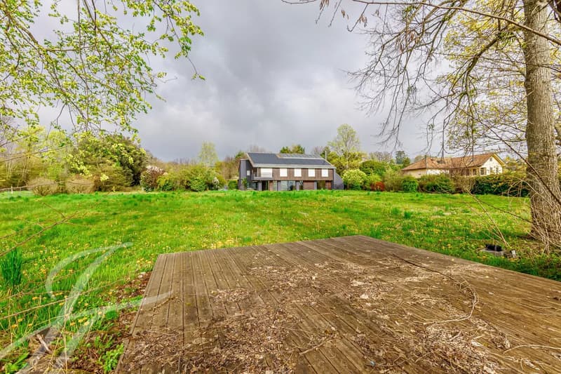 Villa pieds dans l'eau avec parcelle de 7'585m2 (3)