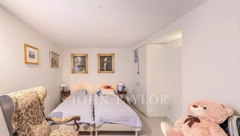 Exceptional duplex apartment in attic (8)