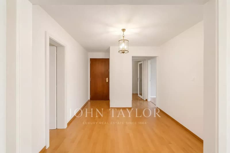 Appartement de 2.5p au coeur de Montreux (10)
