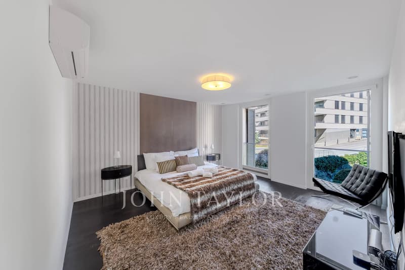 MAGNIFICENT! 5-bedroom apartment located in the heart of Montreux. (11)
