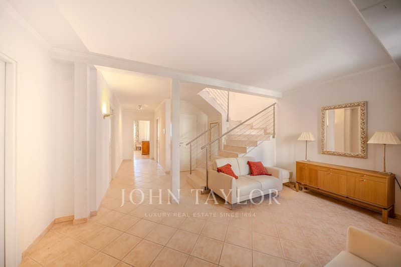 Appartement face au lac au coeur de Montreux (2)