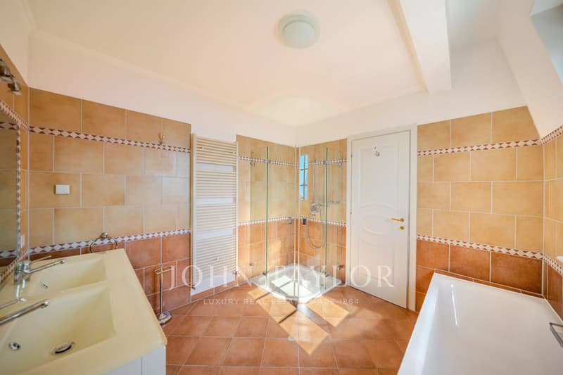 Appartement face au lac au coeur de Montreux (8)