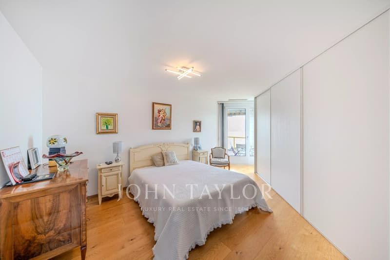Appartement au dernier étage avec vue panoramique sur le lac à Chernex (10)