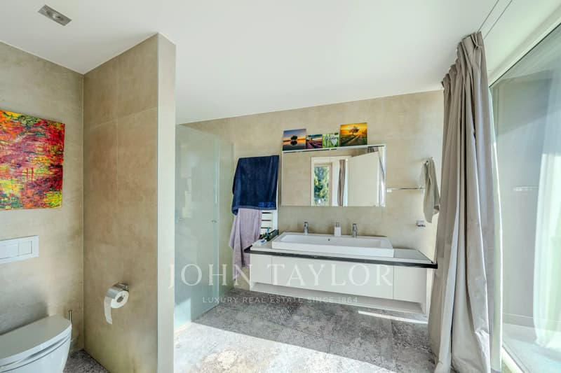 Villa contemporaine avec vue panoramique à Brent (5)