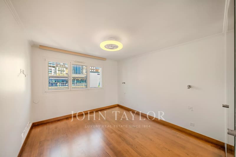 Magnifique appartement de 4.5 pièces avec balcon et vue imprenable sur le lac et les montagnes (12)