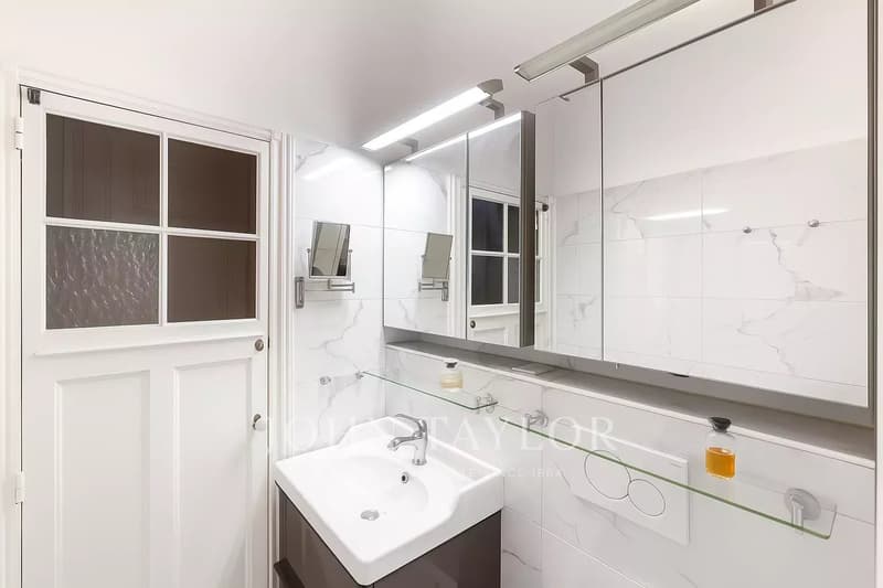 Élégant appartement de caractère avec vue imprenable sur le lac Léman (11)