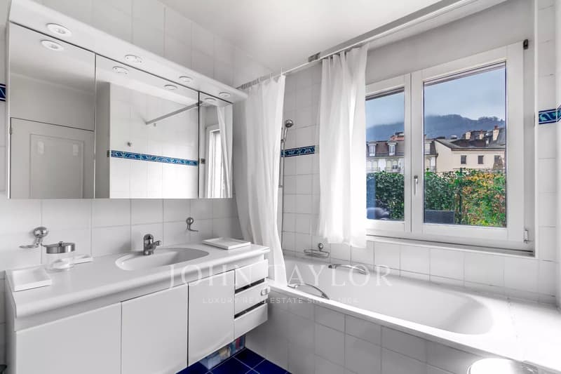 Superbe appartement en première ligne des rives du lac (9)