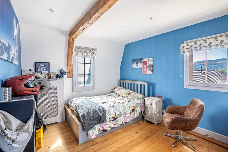 Maison offrant 600m2 au coeur de St-Légier (11)