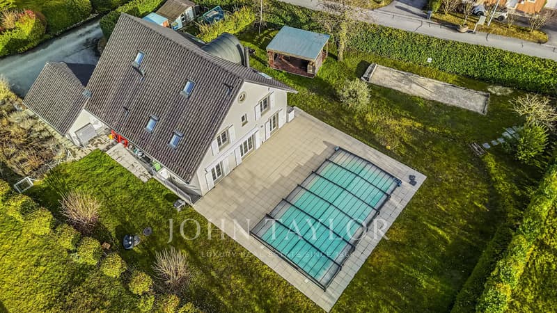Superbe propriété individuelle avec piscine située dans le très recherché village de Denens (1)
