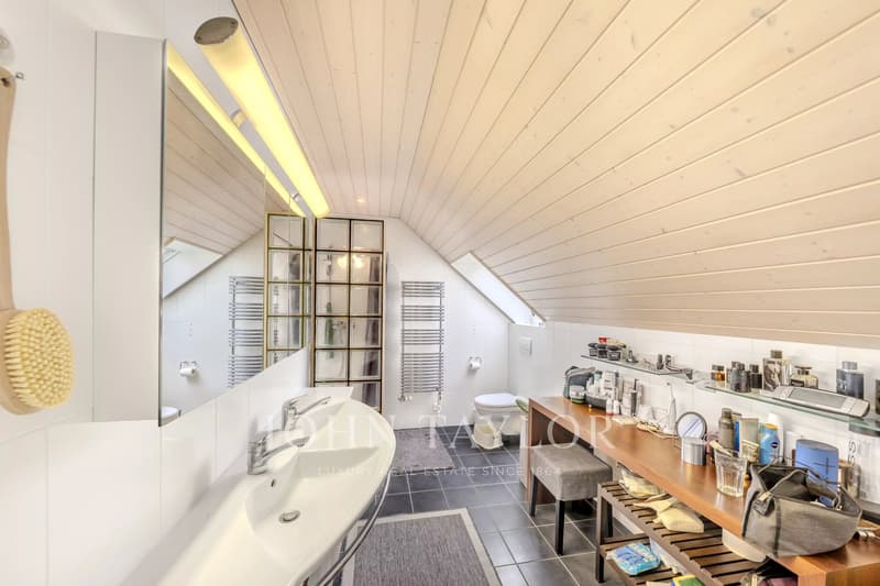 Superbe propriété individuelle avec piscine située dans le très recherché village de Denens (8)