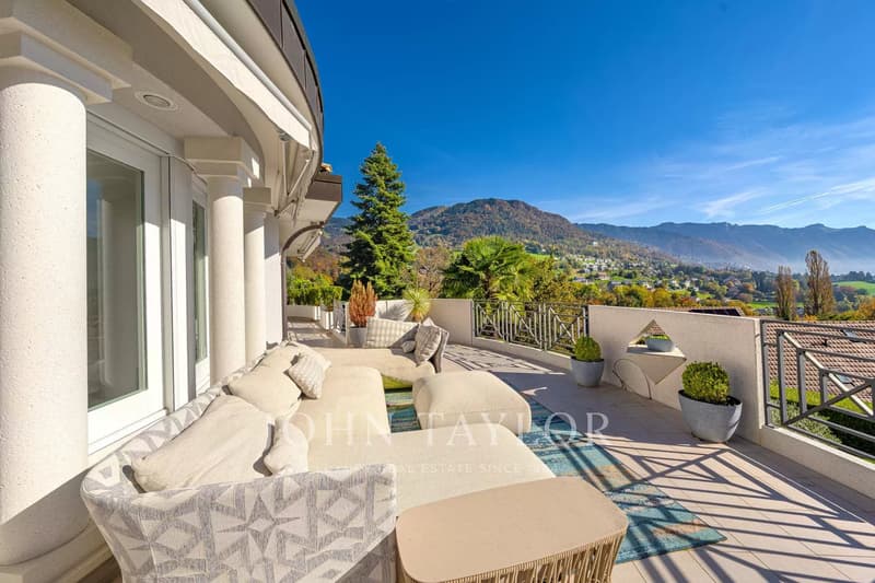 Luxueuse propriété avec piscine et vue lac exceptionnelle (5)