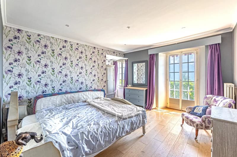 Maison offrant 600m2 au coeur de St-Légier (9)