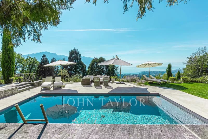 SPECTACULAIRE! Propriété avec piscine et vue panoramique (1)