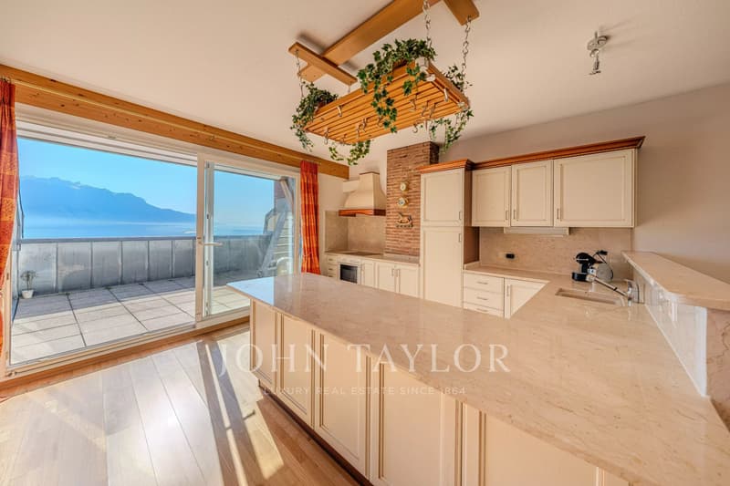 Appartement face au lac au coeur de Montreux (2)