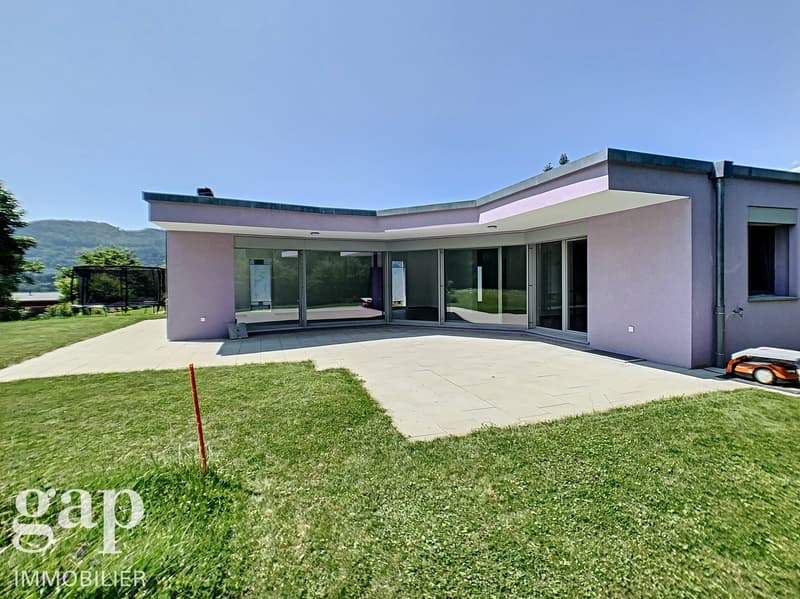 Villa spacieuse de 5.5 pièces à louer à Attalens (1)