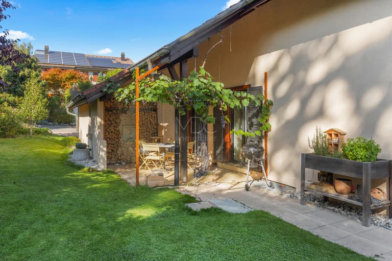 Beautiful individual villa with a magnificent garden in Marly (10)