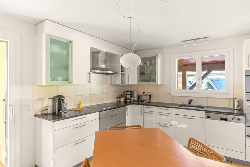Beautiful individual villa with a magnificent garden in Marly (6)