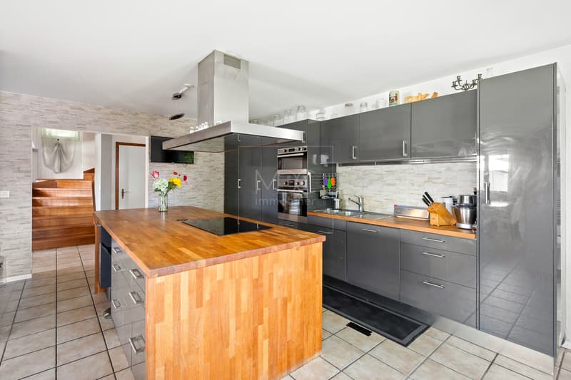 Geräumige Villa mit Pool und 2,5-Zimmer-Wohnung in St-Aubin (5)