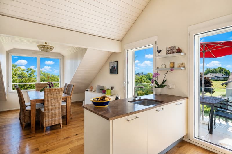 Appartement mit 3.5 Zimmern und Blick auf die Alpen und den Jura in Reverolle (1)