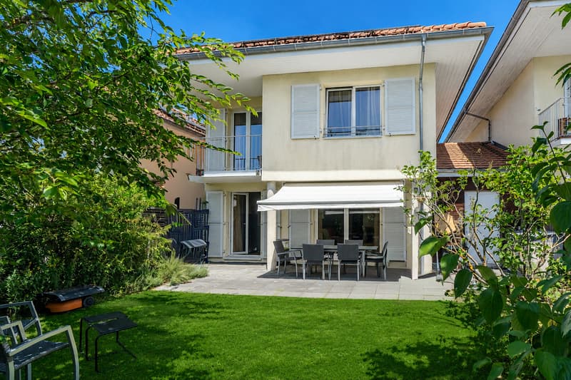 Jolie villa jumelée par les garages à Epalinges (12)