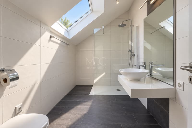 Villa individuelle contemporaine avec vue dégagée à Villeneuve (FR) (11)