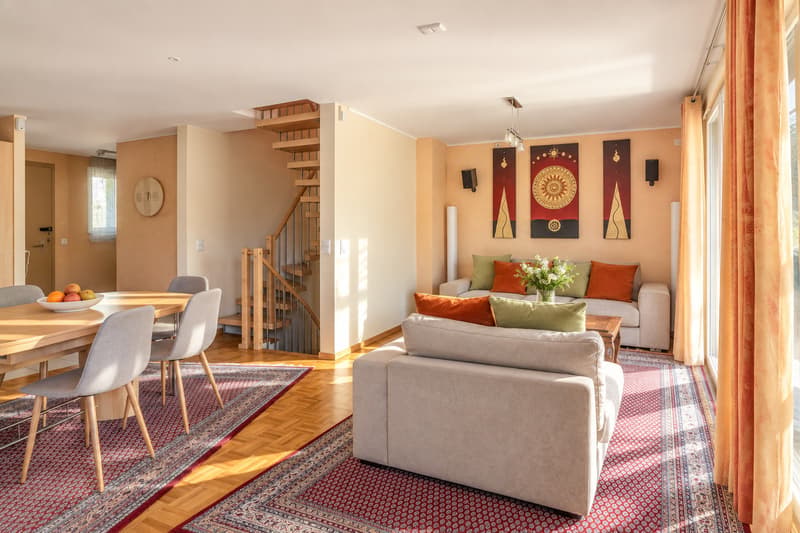 Jolie villa jumelée par les garages à Epalinges (2)