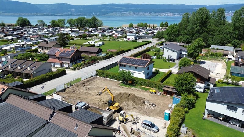 ADJACENT VILLAS IN PPE BY THE LAKE! (6)
