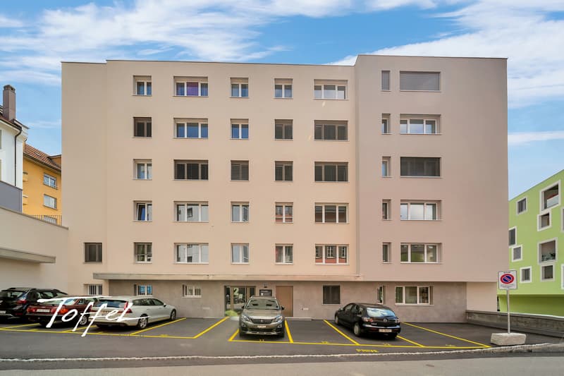 Dépôt situé en plein coeur de Fribourg, facilement accessible (3)