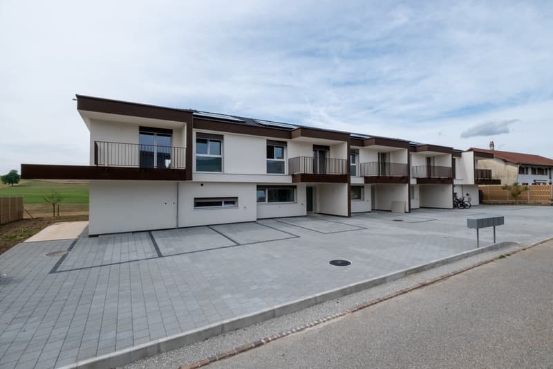 À VENDRE - Magnifique villa contemporaine 6,5 pièces à Villariaz (4)