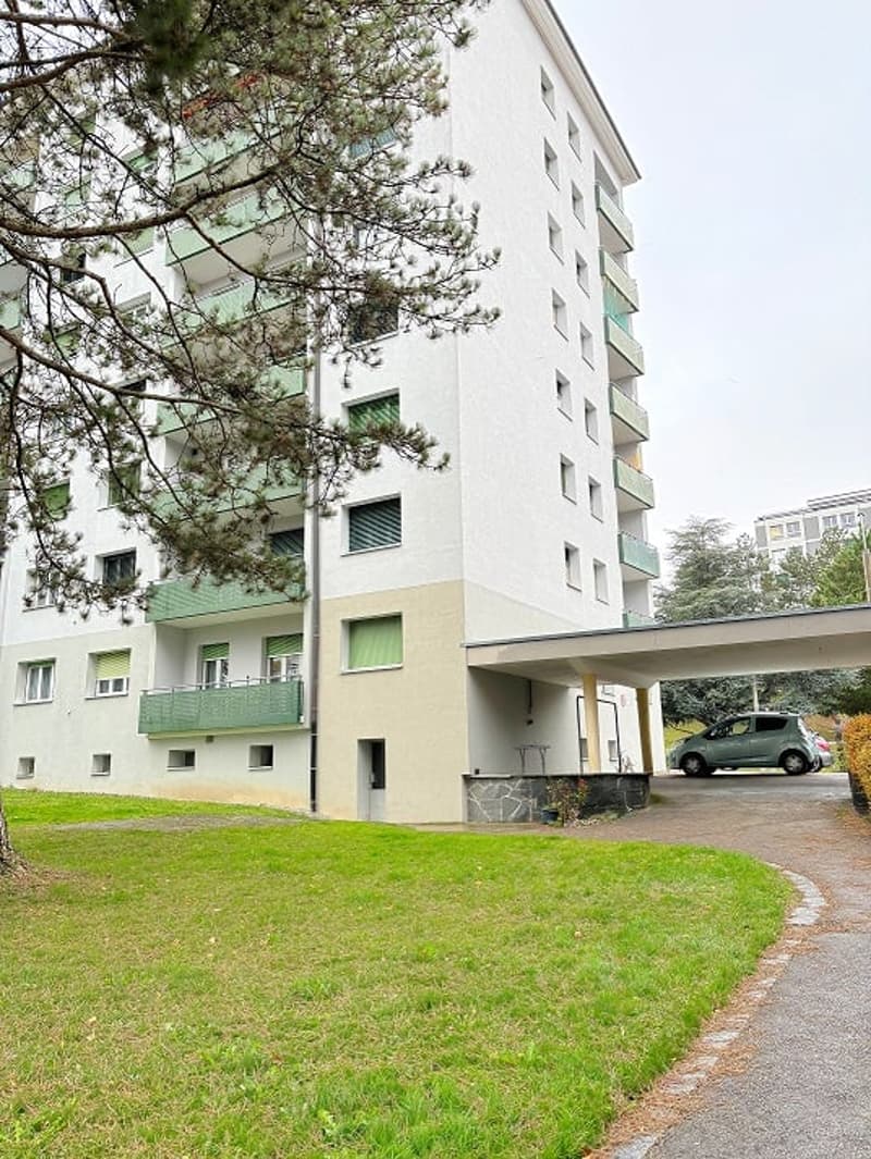 Appartement de 4 pièces avec balcon à Fribourg (2)