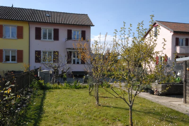 A vendre à Avenches villa jumelle de 6.5 pièces avec 545 m2 de terrain (1)