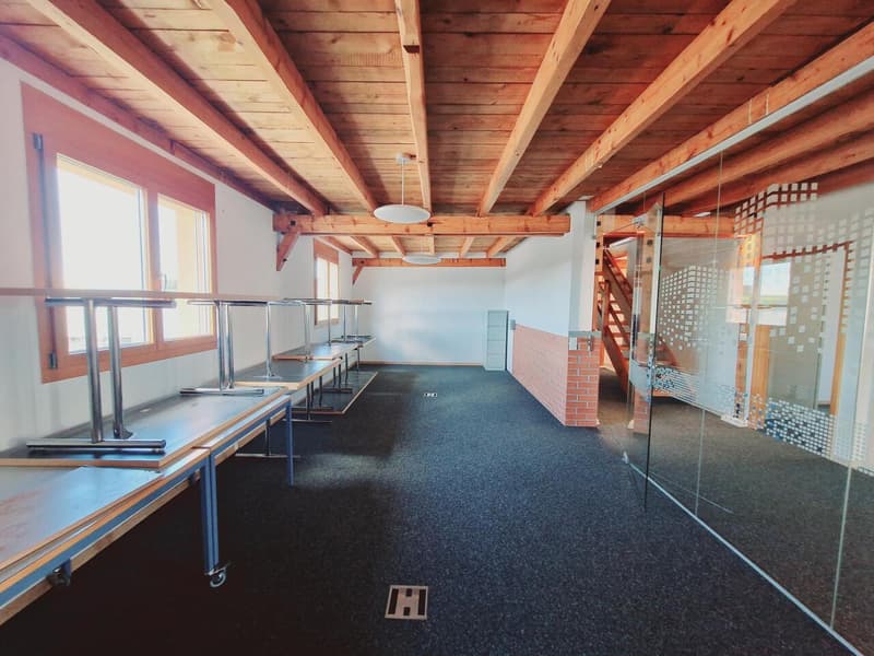 Modular commercial space with direct access to A12 (5)