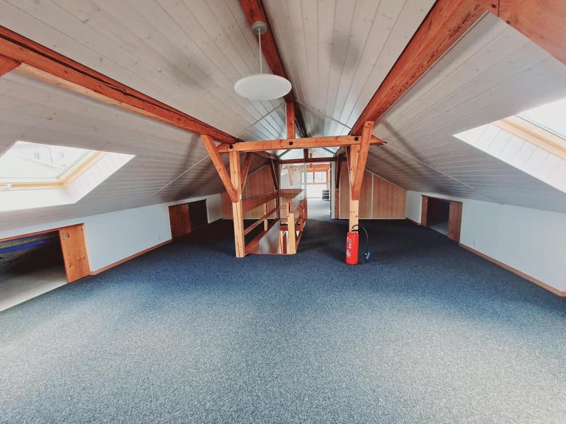 Modular commercial space with direct access to A12 (12)