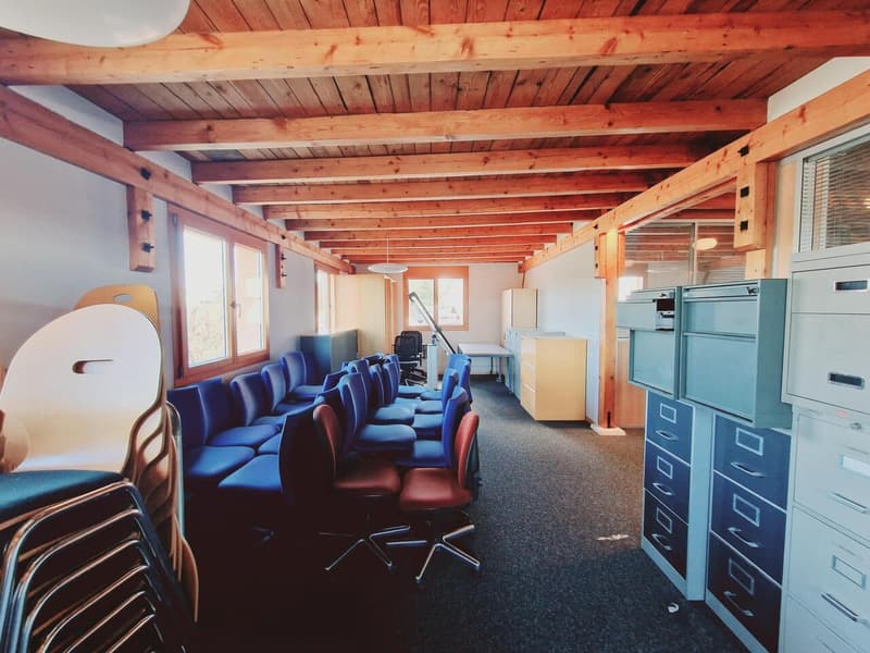 Modular commercial space with direct access to A12 (10)