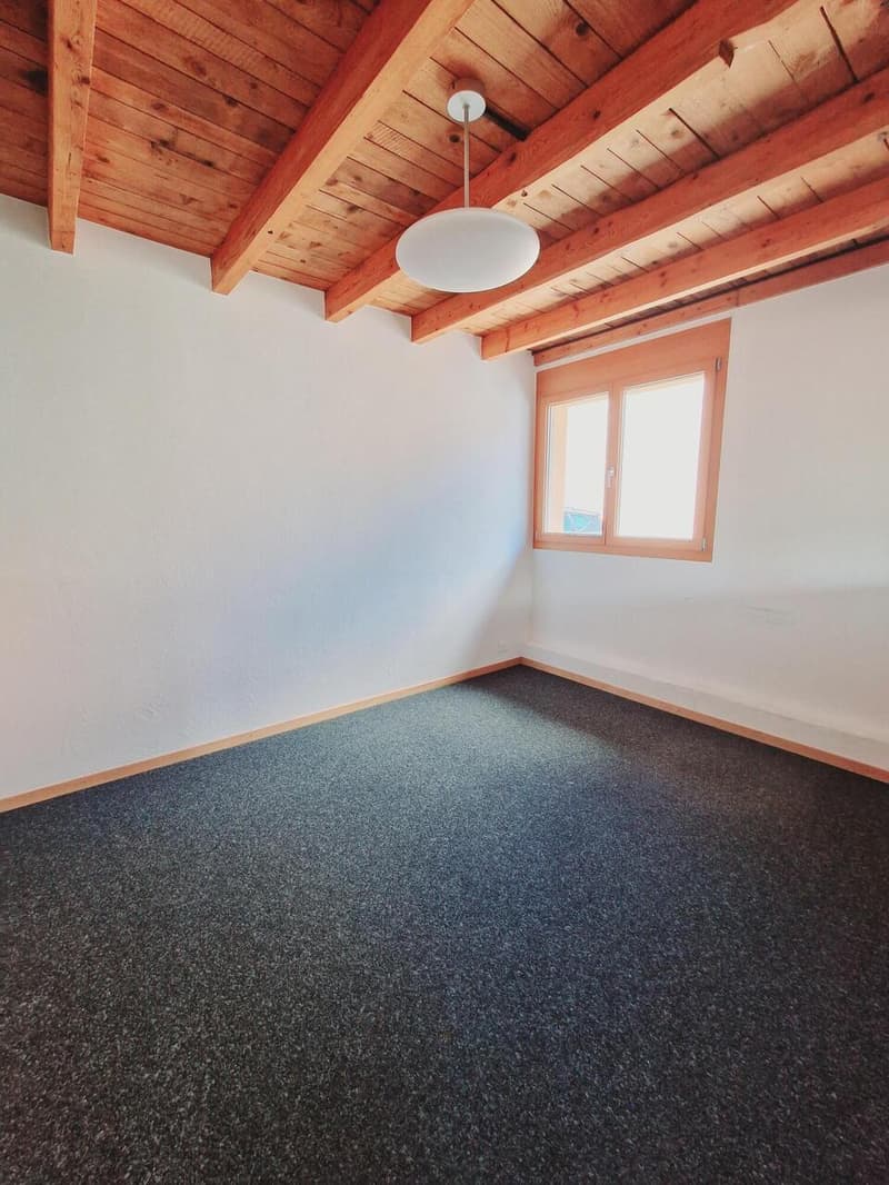 Modular commercial space with direct access to A12 (3)