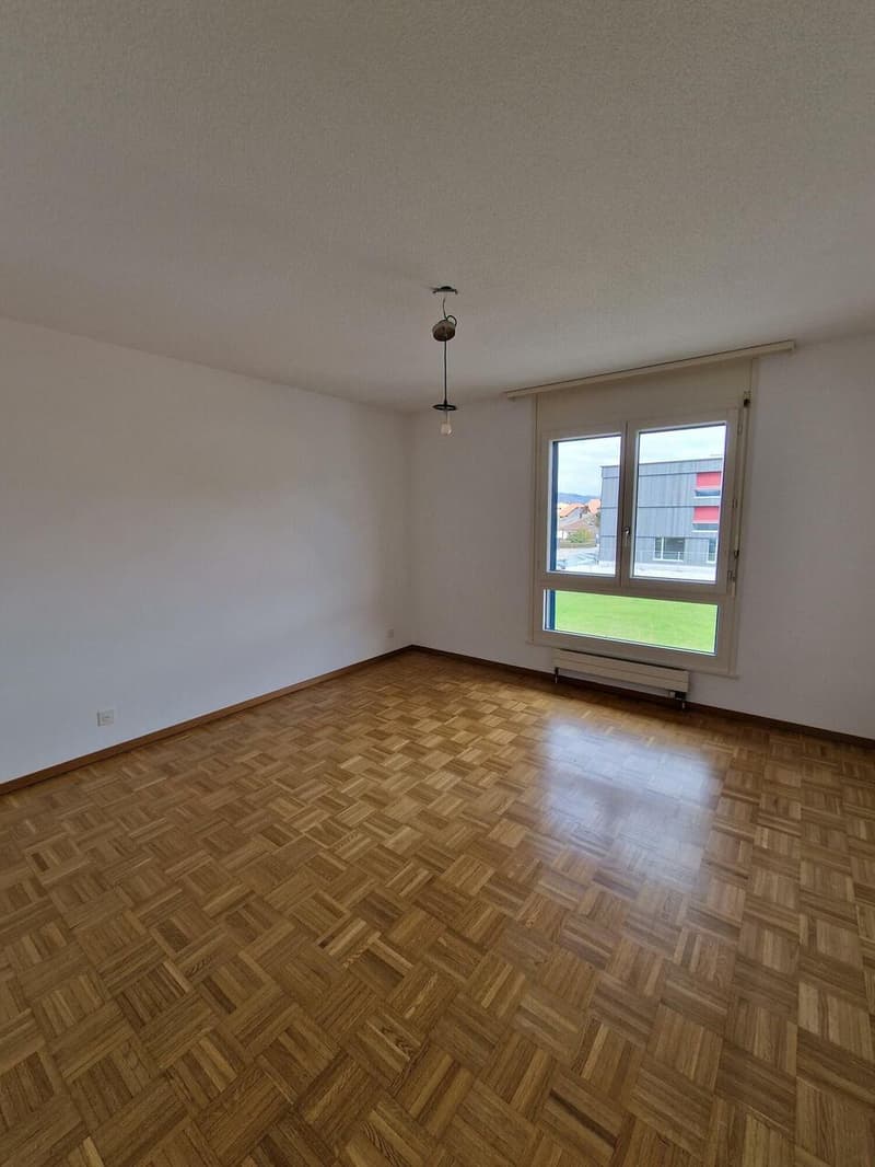 A louer spacieux appartement de 5.5 pièces avec balcon à Rossens (8)