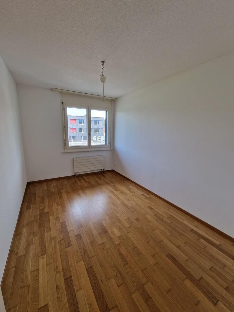 A louer spacieux appartement de 5.5 pièces avec balcon à Rossens (10)