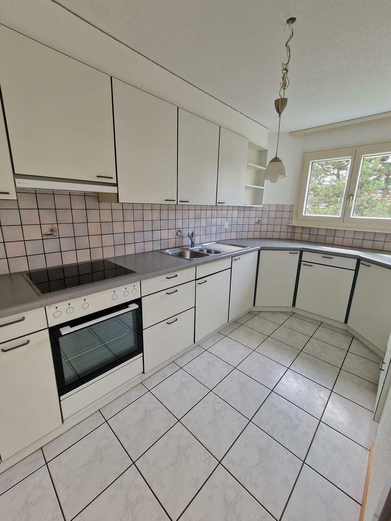 A louer spacieux appartement de 5.5 pièces avec balcon à Rossens (2)