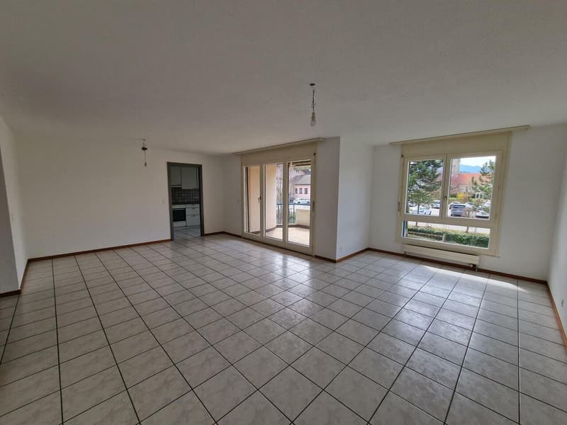 A louer spacieux appartement de 5.5 pièces avec balcon à Rossens (4)