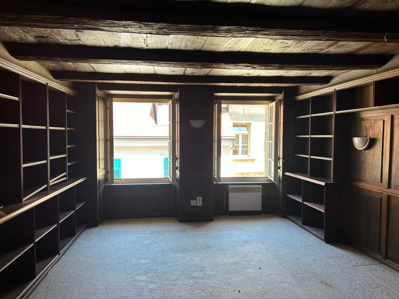 Au coeur d'Estavayer-le-Lac Maison villageoise de 6 pièces A rénover (9)