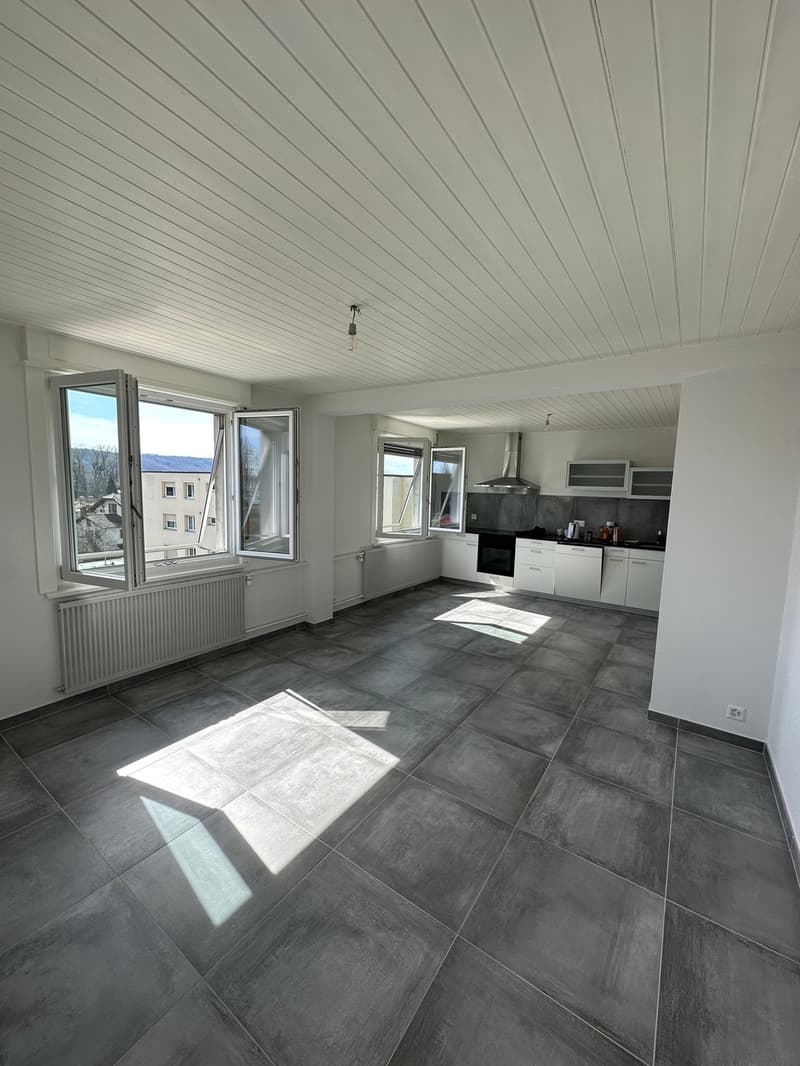 Das Landeron Zu verkaufen Attika 3.5 Zimmer Nur für Investoren (5)