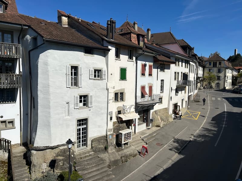 Au coeur d'Estavayer-le-Lac Maison villageoise de 6 pièces A rénover (2)