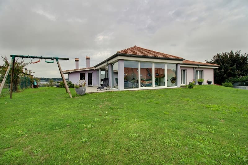 Spacious family house (13)
