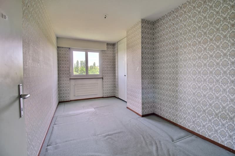 Spacieux appartement familial avec beau potentiel (11)