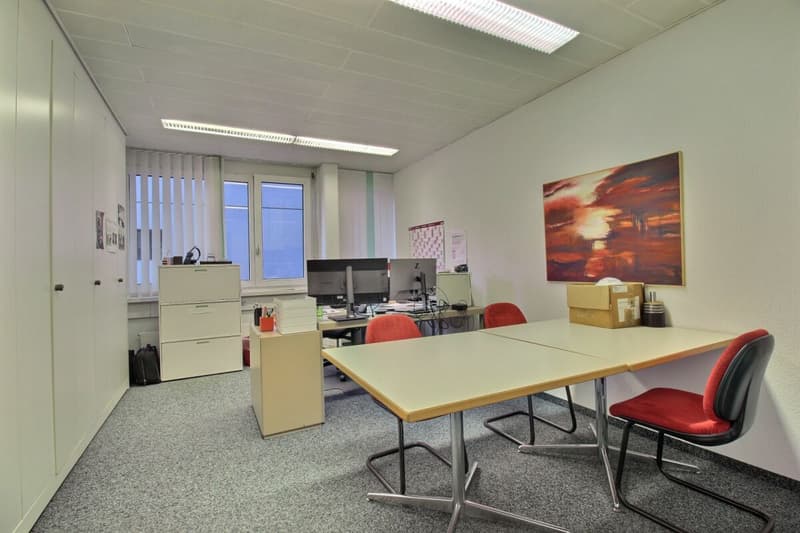 Bureaux avec archives et places de parc (4)