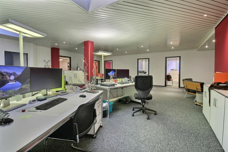 Bureaux avec archives et places de parc (1)