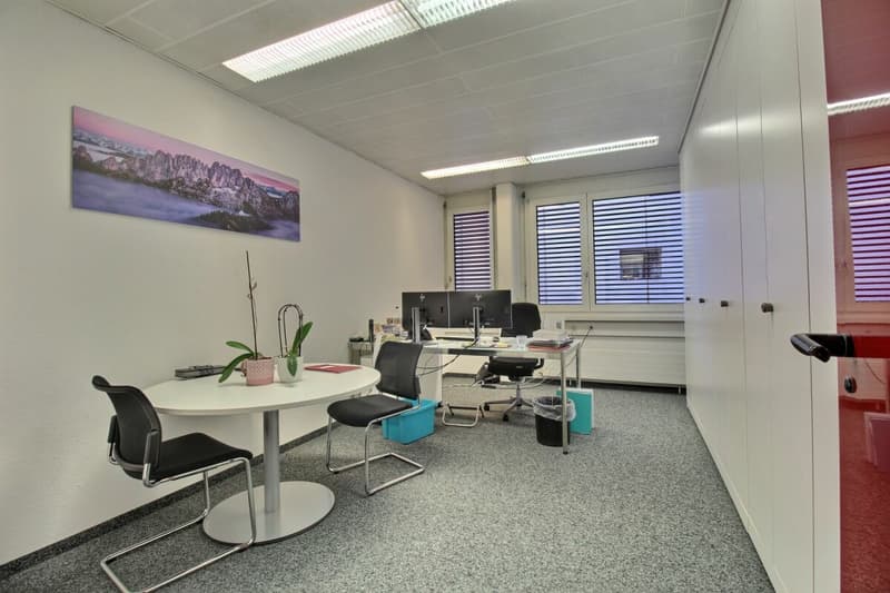 Bureaux avec archives et places de parc (8)