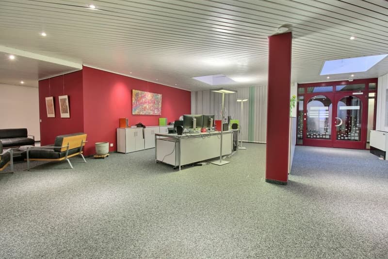 Bureaux avec archives et places de parc (10)